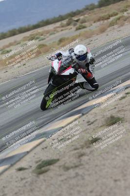 media/Sep-21-2025-Race Pace (Sun) [[98bf33ef95]]/Verified/5-Turn 15 Inside (930am)/